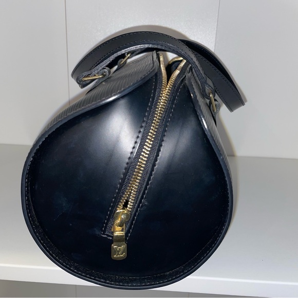 Louis Vuitton Soufflot Black Epi Leather bag- EUC- one owner - Picture 2 of 5